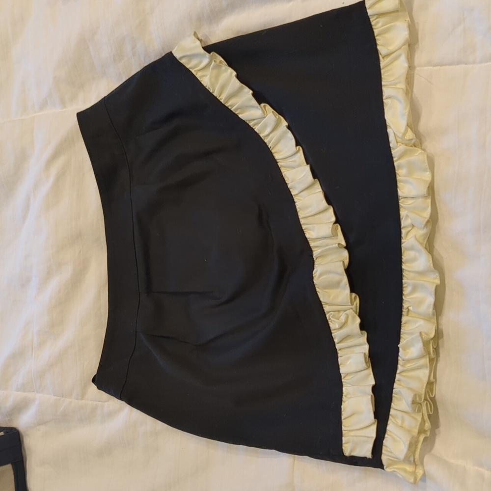 COPY - Atmosphere black & white ruffled mini skirt